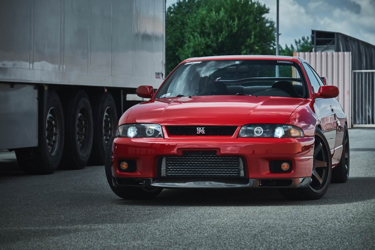 Nissan Skyline r33 черный