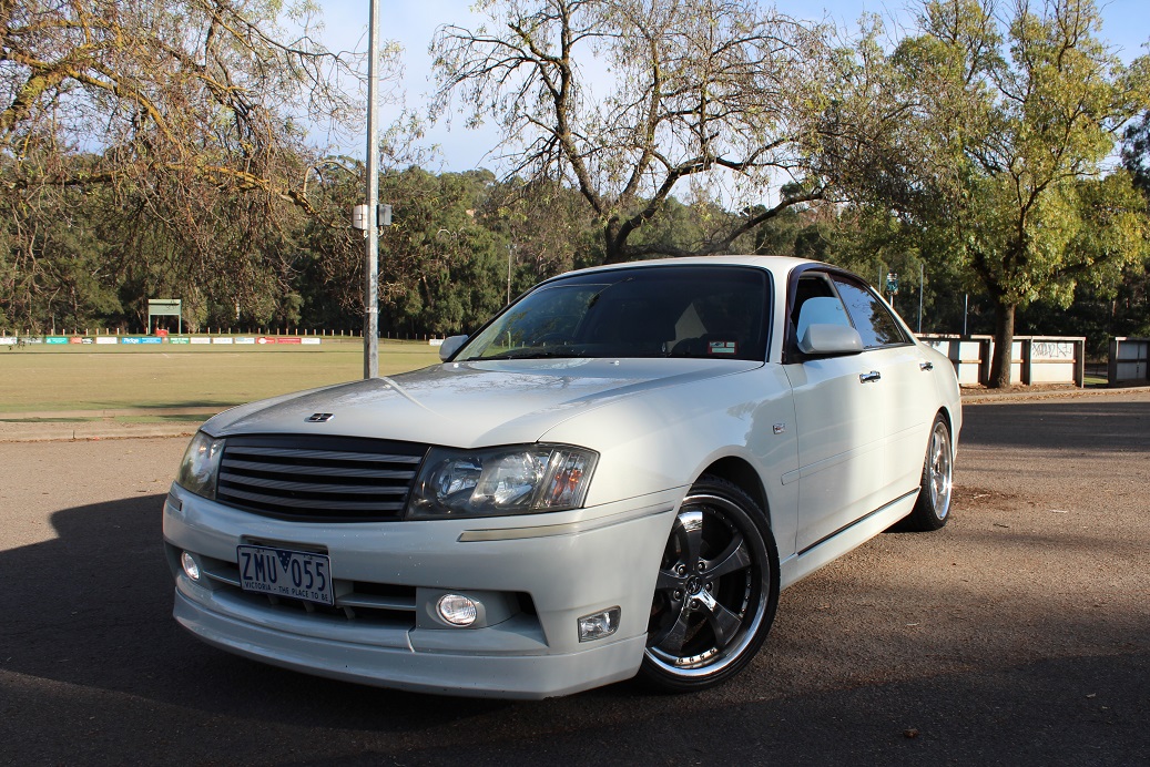 Nissan gloria 2001