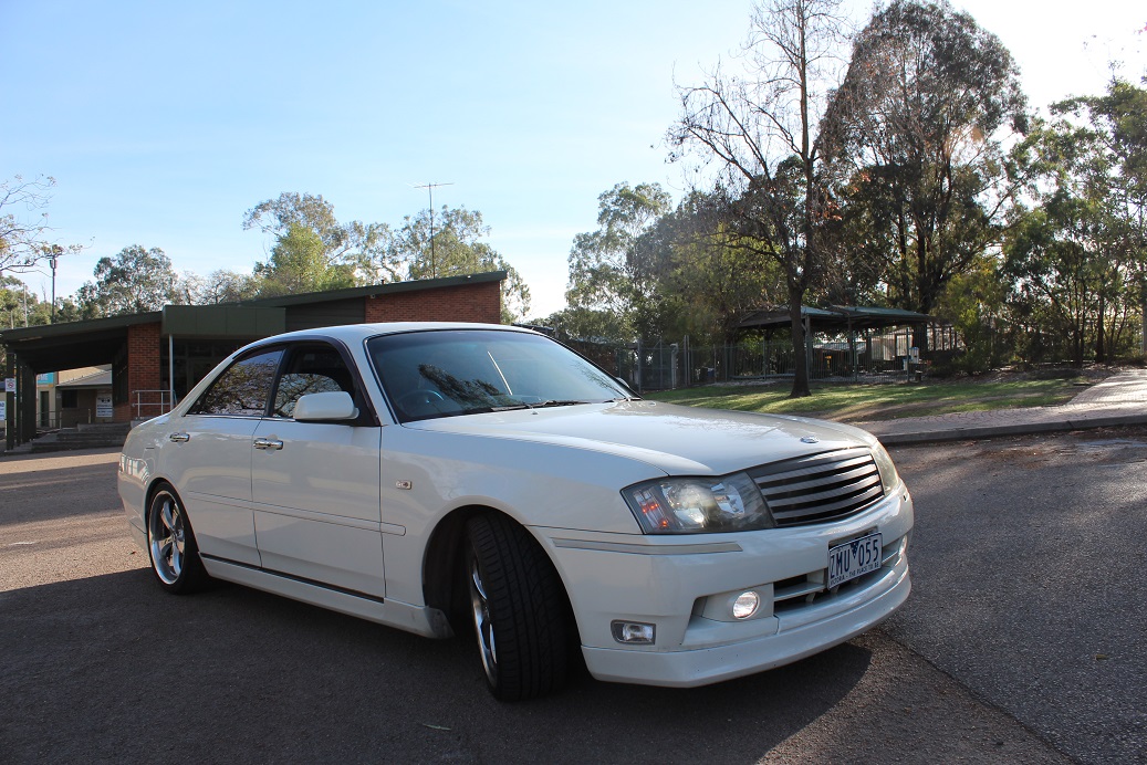 Nissan gloria 2001