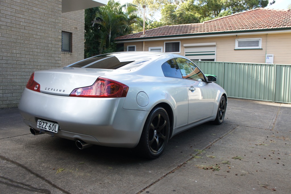 Nissan Skyline 350 gt Coupe