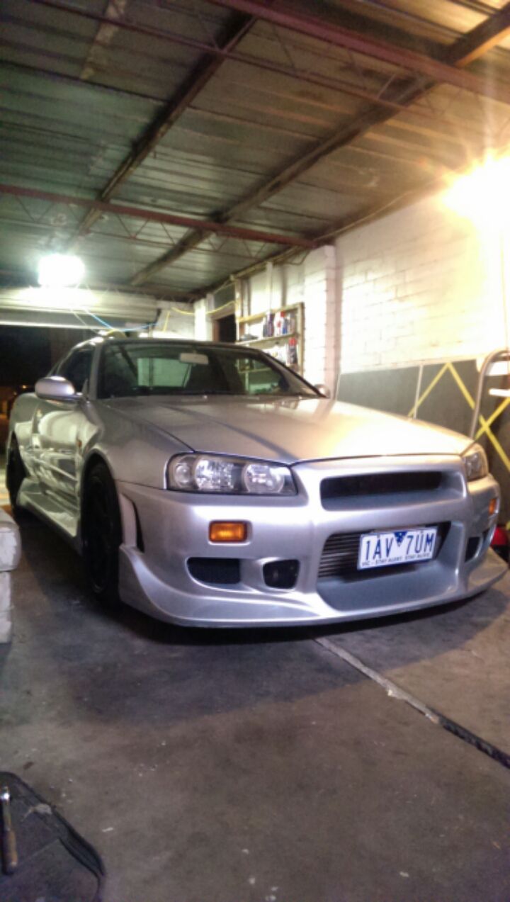 C West Nissan Skyline r34