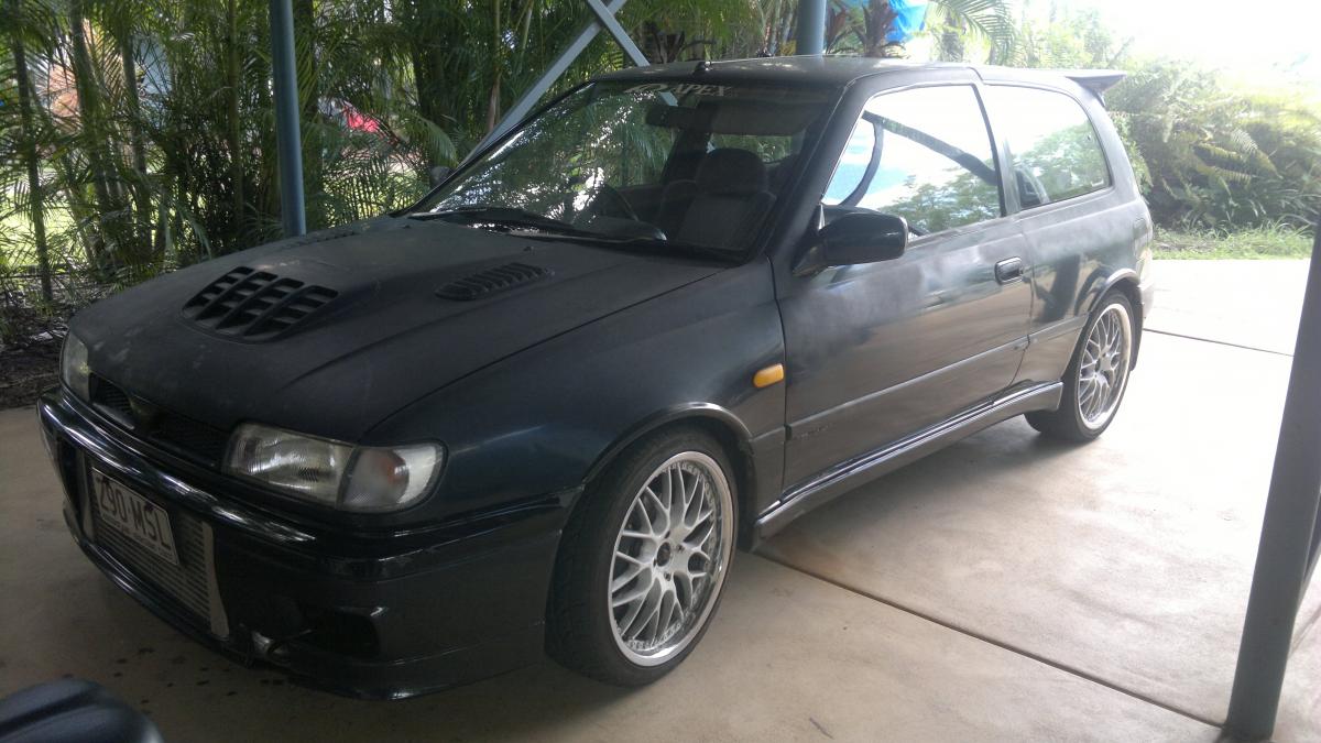 Nissan sunny gti r