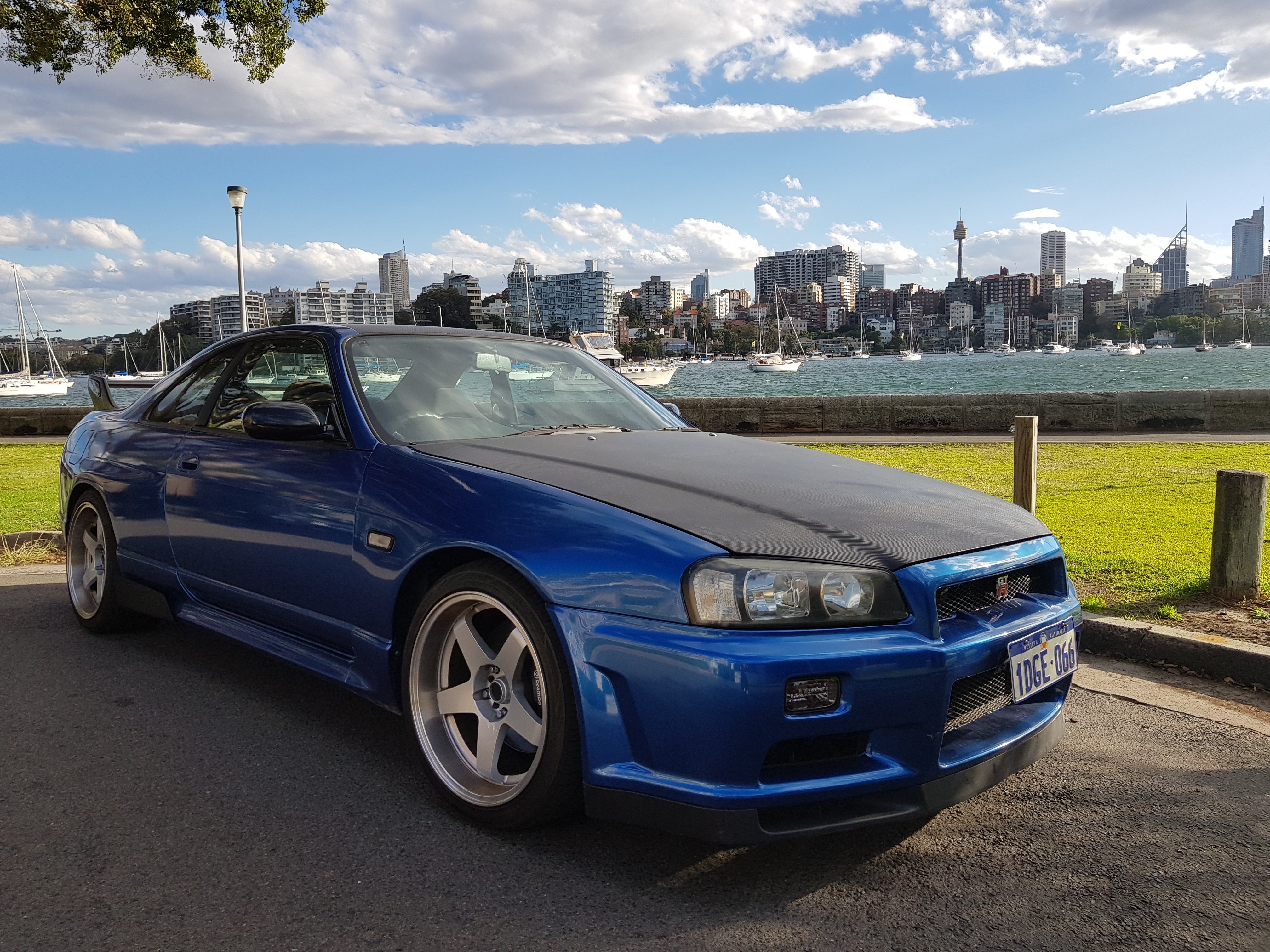 Nissan gt r r33