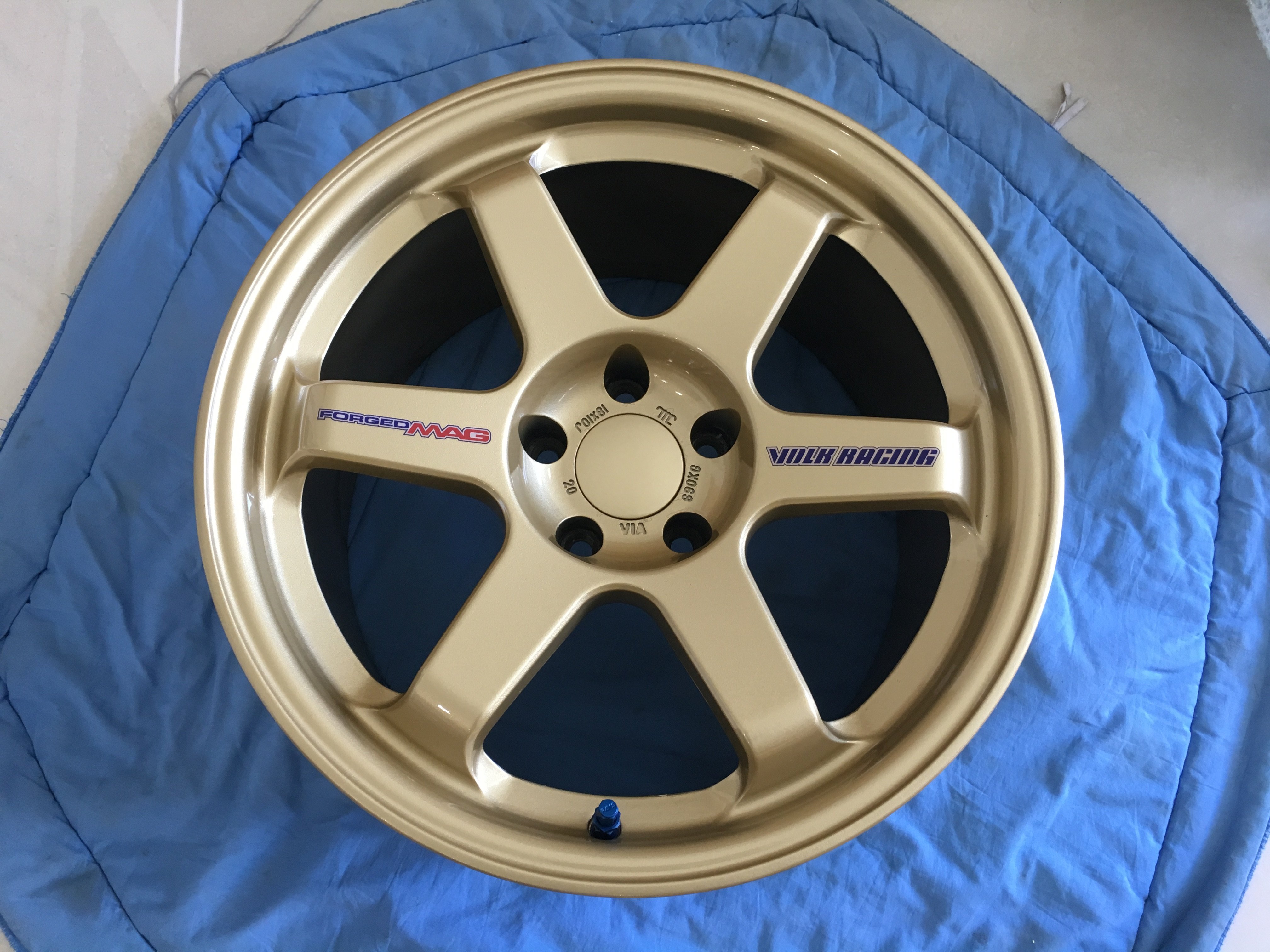 Rays TE37 Mag 18x10 magnesium wheels For Sale (Private Car