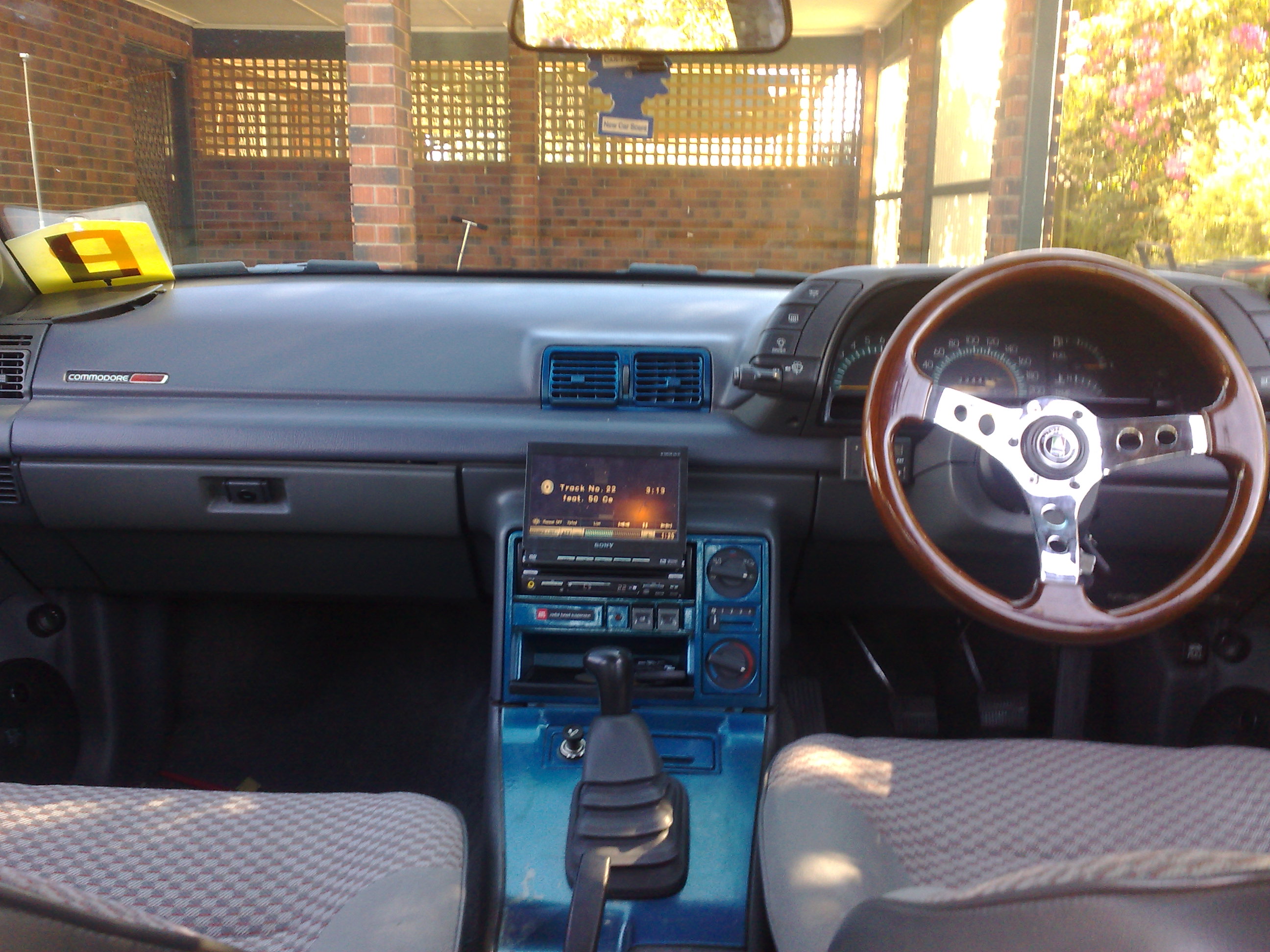 vn commodore dash